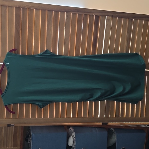 Green dress - Picture 3 of 4